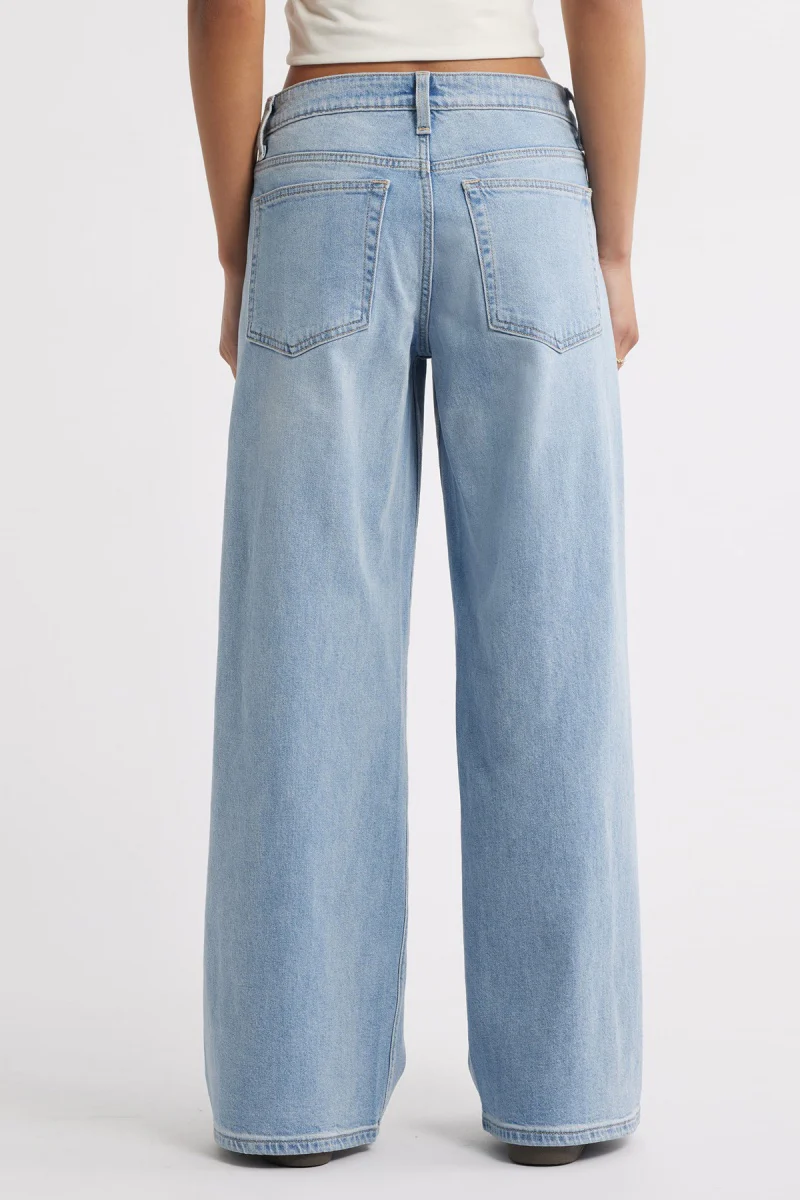 Katchme Low-Rise Stretch Multi-Pocket Wide Leg Jeans - Image 13