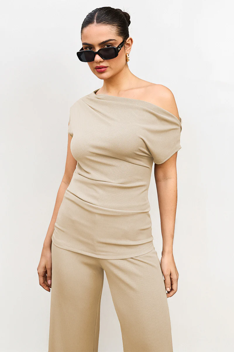 Leisure Solid Sloping-Shoulder Slim Top & Wide-Leg Trousers Co-ord - Image 3